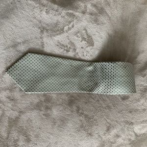 Craft & Barrow stain resistant 100% silk tie